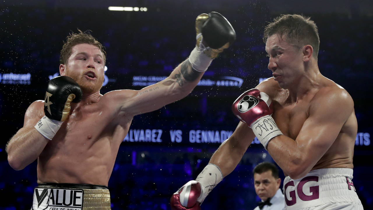 Alvarez wins narrow decision over GGG for middleweight title