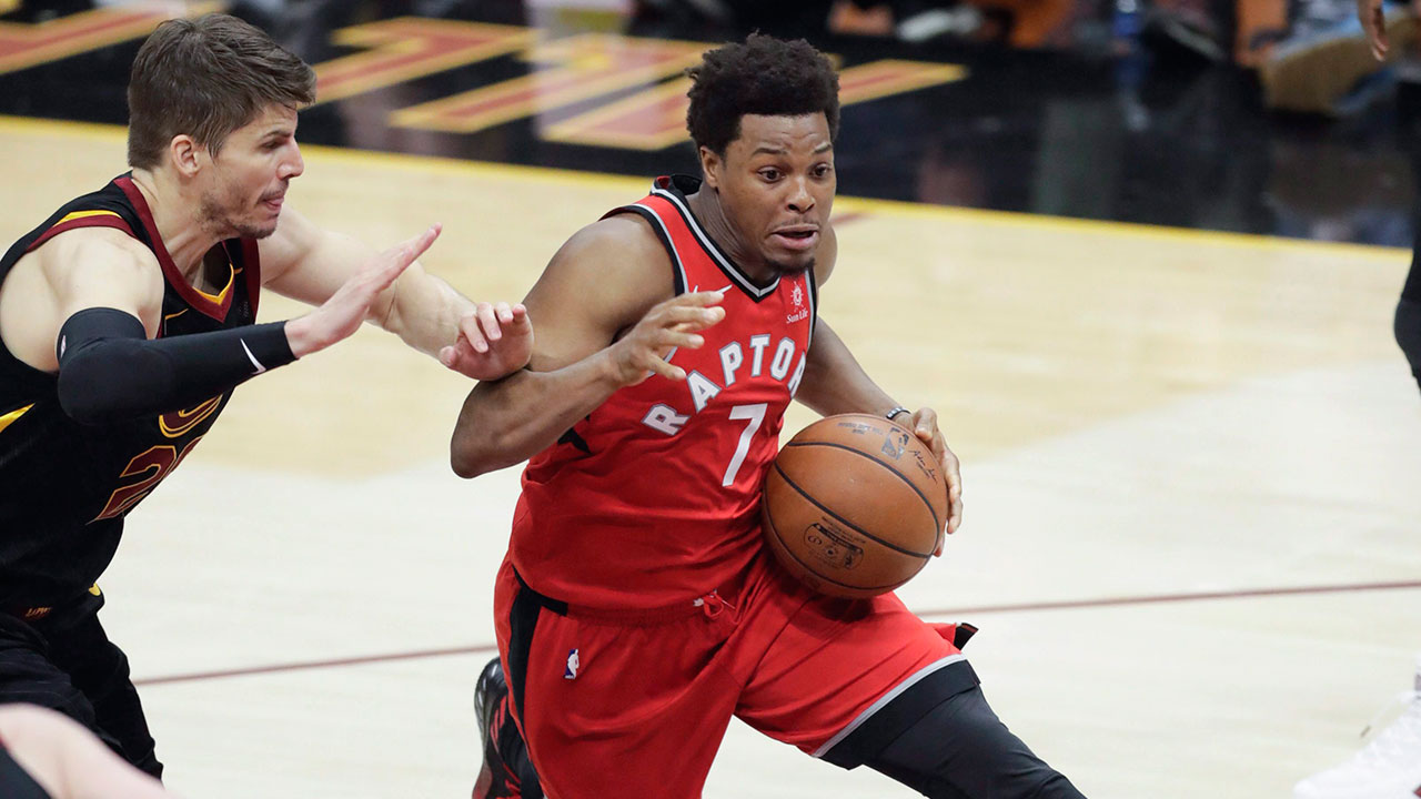 kyle_lowry_drives_to_the_basket