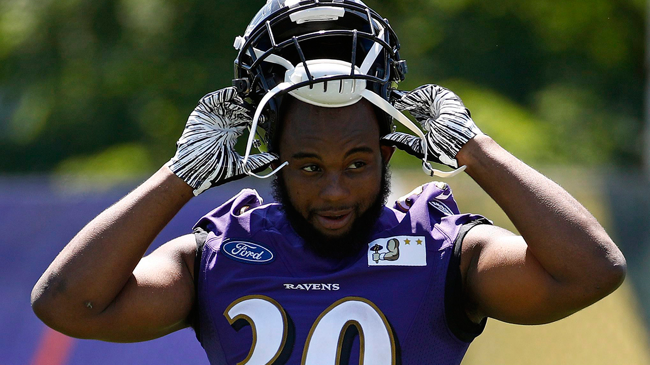 ravens-running-back-kenneth-dixon