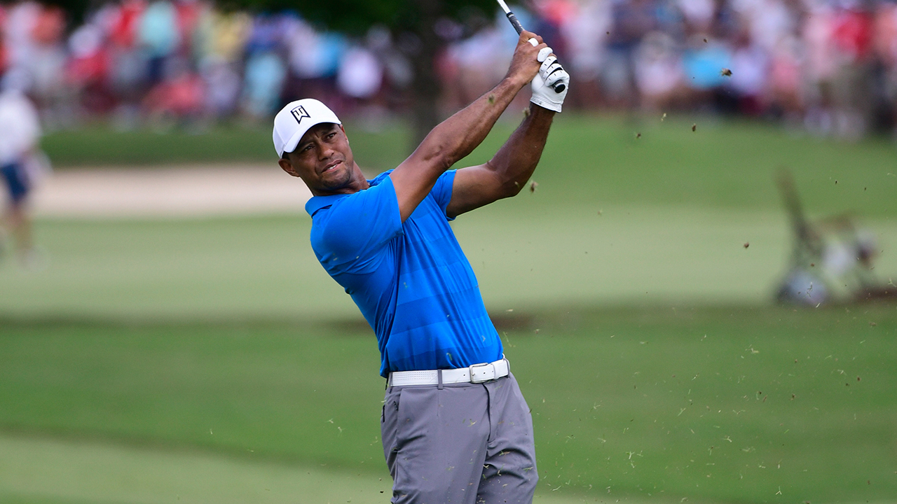 tiger-woods-watches-a-shot-at-tour-championship