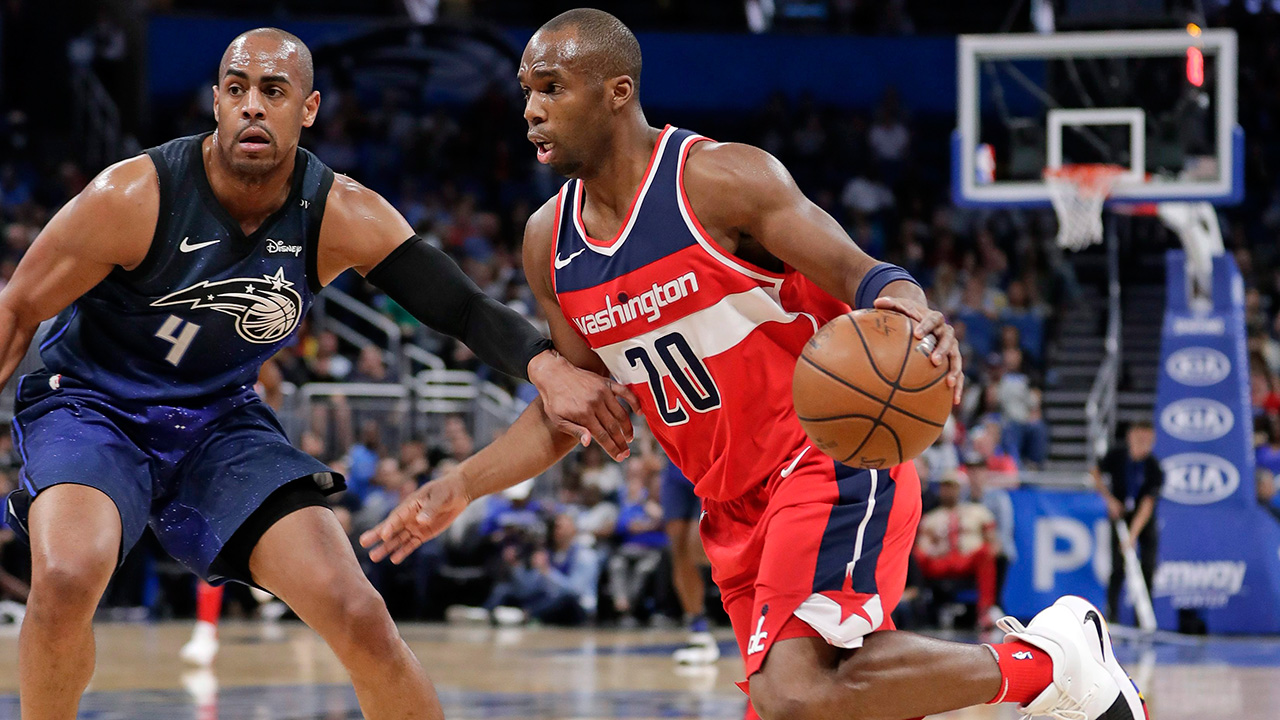 NBA-Wizards-Meeks-drives-past-Magic-Afflalo