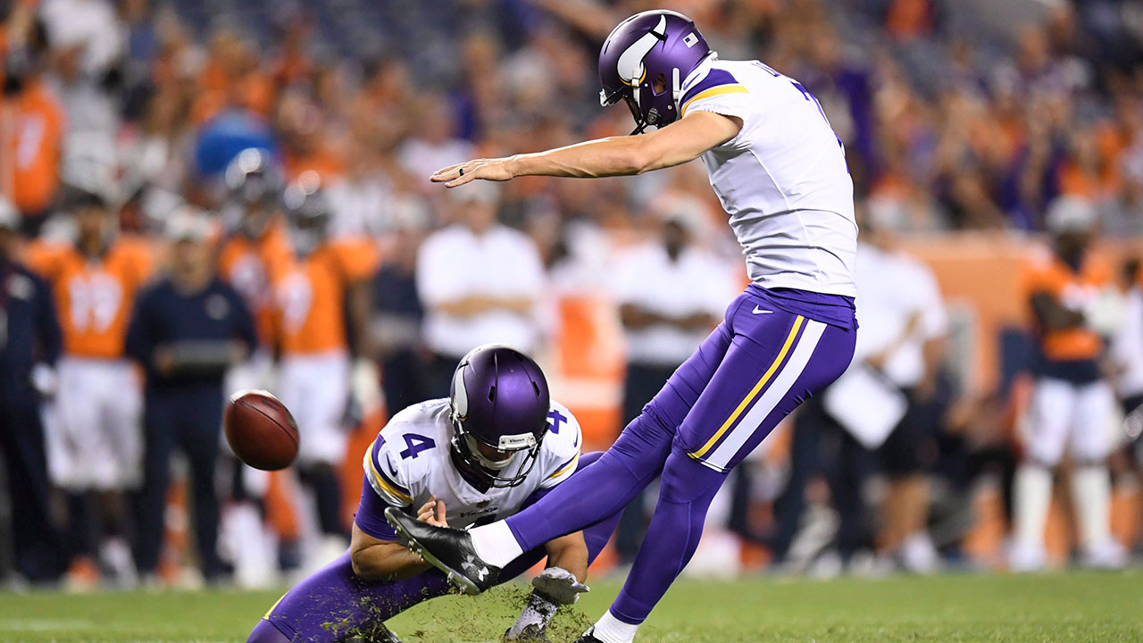 NFL-Vikings-kicker-Daniel-Carlson-kicks-field-goal