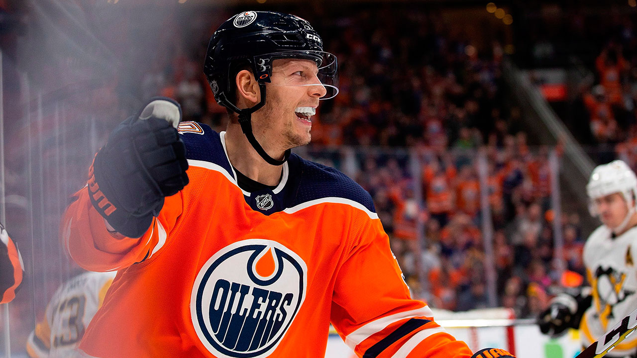 NHL-Oilers-Chiasson-celebrates-goal-against-Penguins
