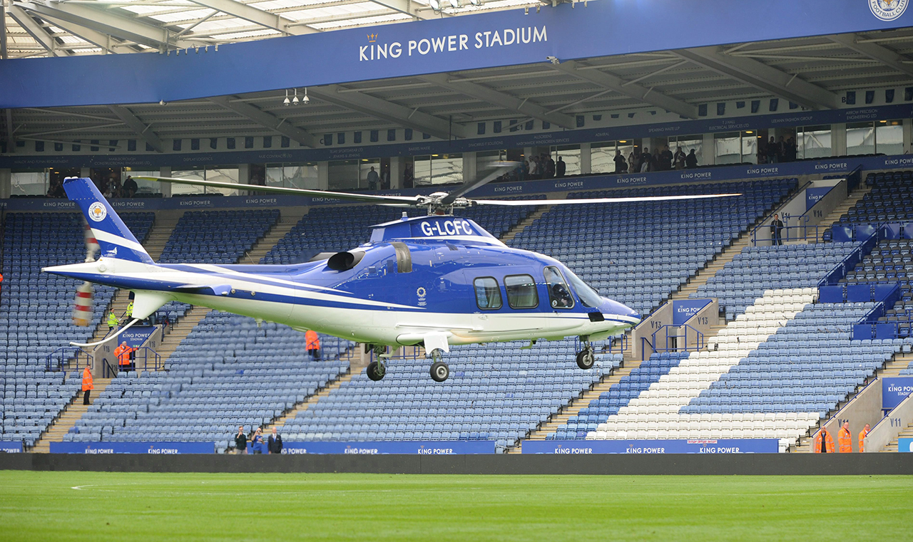 helicopter-arrives-at-king-power-stadium