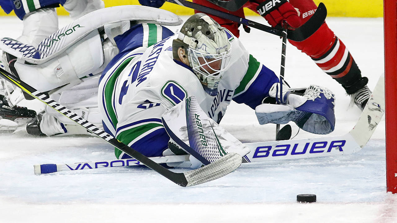 Canucks continue to struggle keeping the puck out 