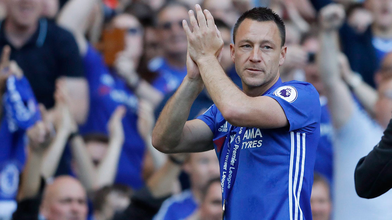 john_terry_applauds_the_fans