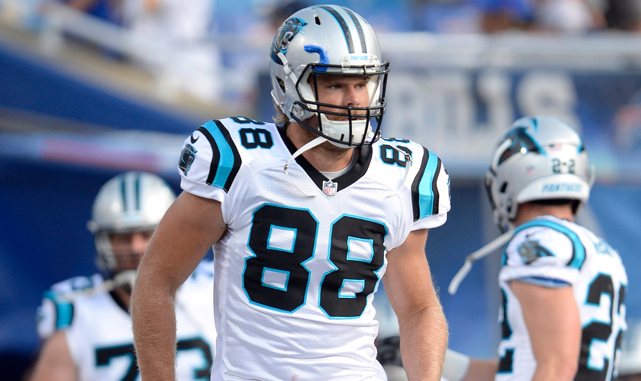 Carolina Panthers tight end Greg Olsen (88) takes the field. (Adrian Kraus/AP)