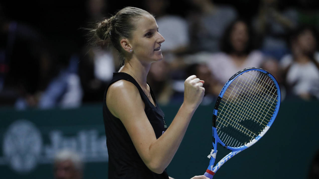 Pliskova reaches WTA Finals semifinals with win over Kvitova
