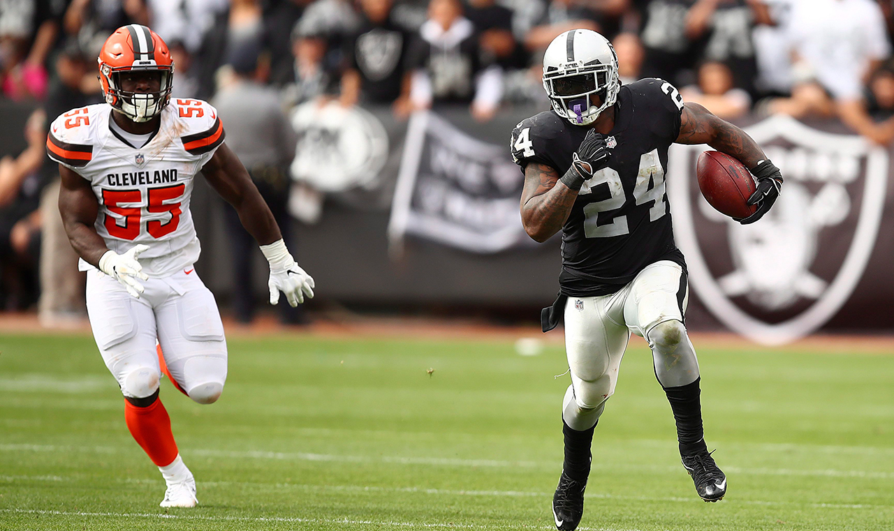 raiders-running-back-marshawn-lynch