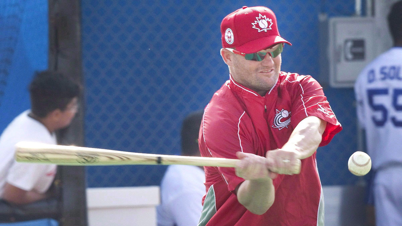 stubby_clapp_hits_in_batting_practice