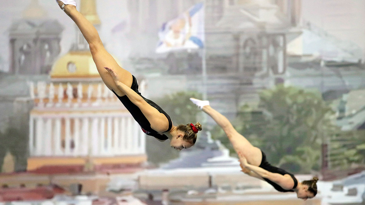 Canadian synchro team captures silver at world trampoline championships