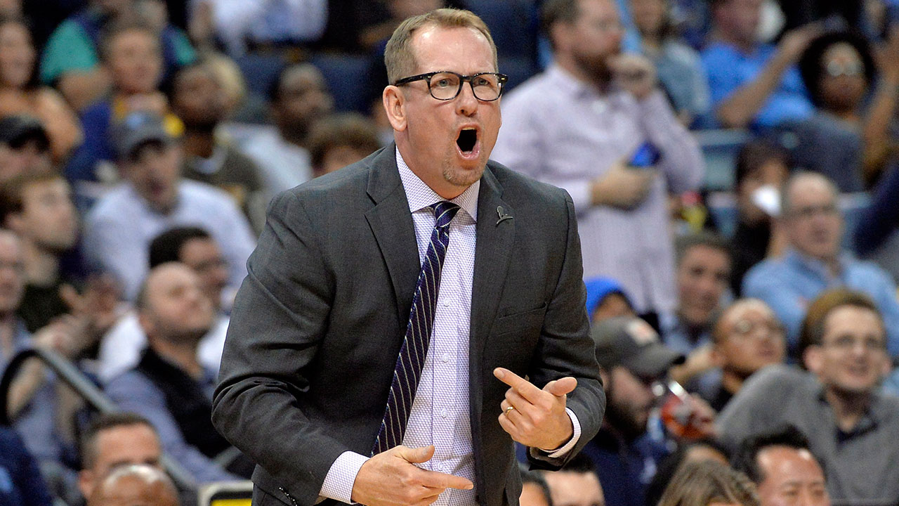 NBA-Raptors-coach-Nurse-coaching-against-Grizzlies