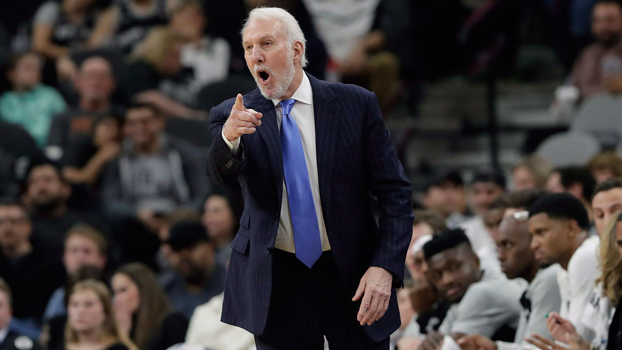 gregg-popovich-gives-out-instructions