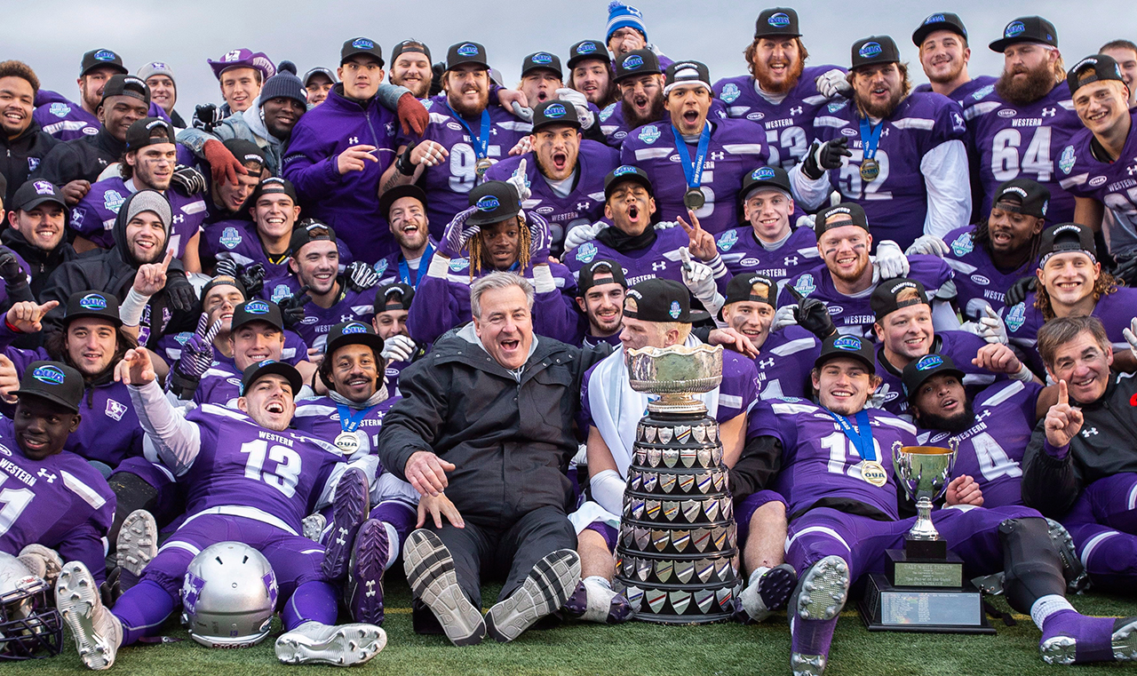 western-mustangs-celebrate-yates-cup-win