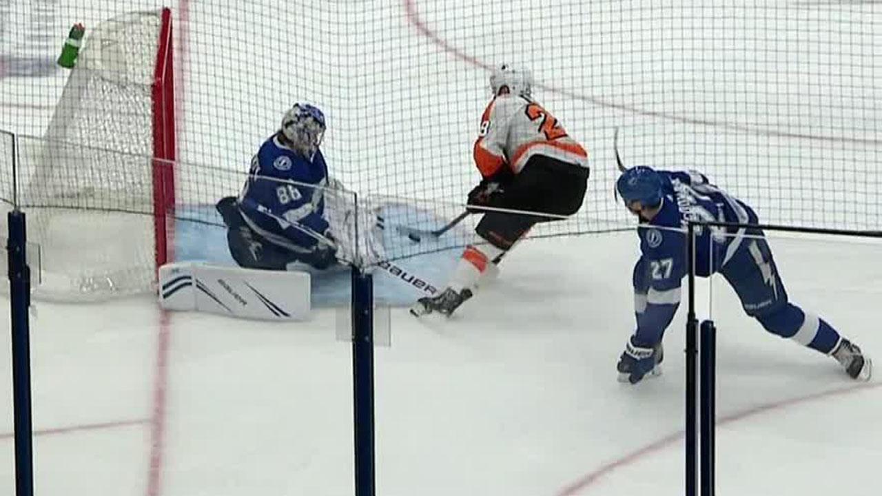 Giroux Shows Hands And Finish Against Tampa