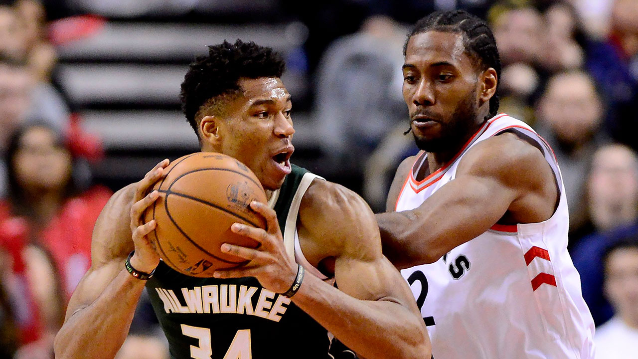 NBA-Bucks-Antetokounmpo-posts-up-against-Raptors-Leonard