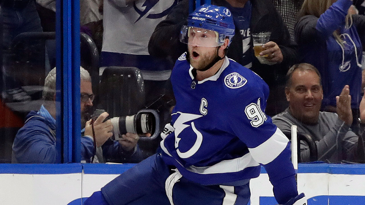 NHL-Lightning-Stamkos-celebrates-goal