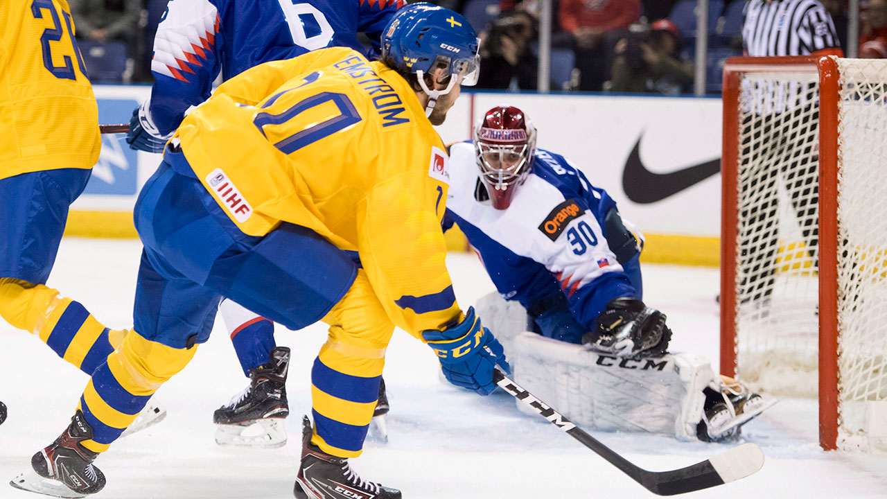 emil-bemstrom-shoots-the-puck