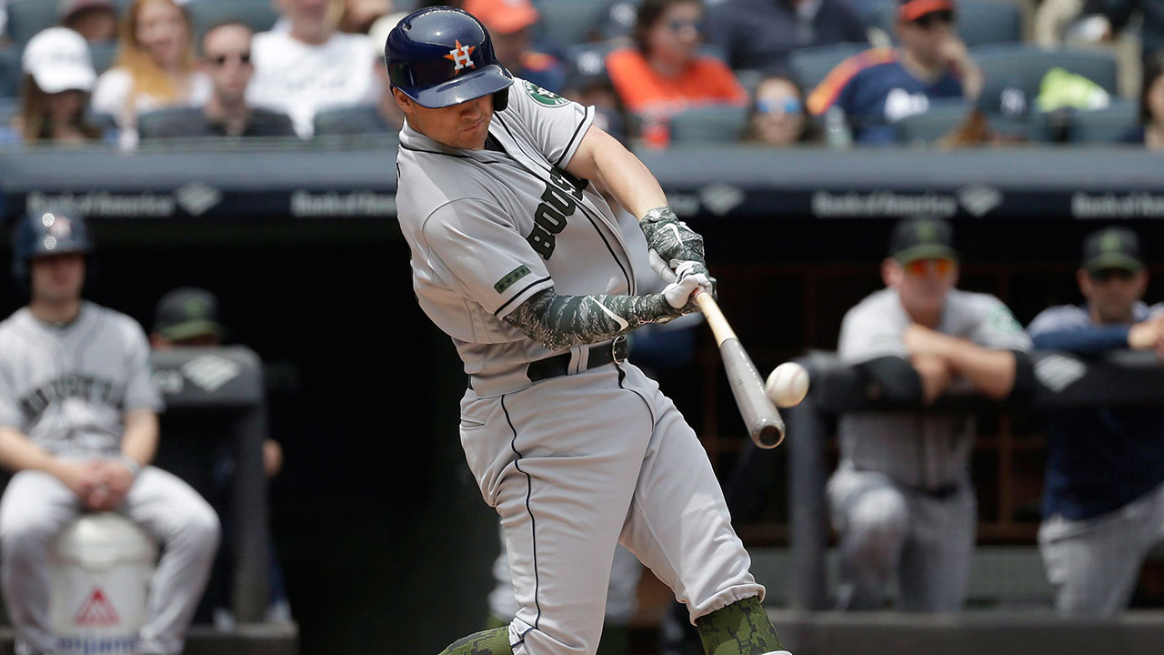 MLB-Astros-Davis-hits-home-run
