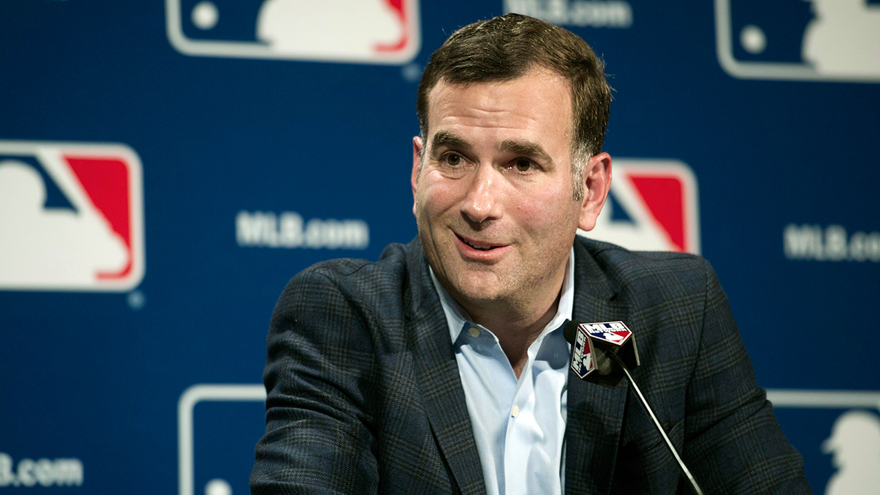 Judge dismisses lawsuit by former White Sox trainer