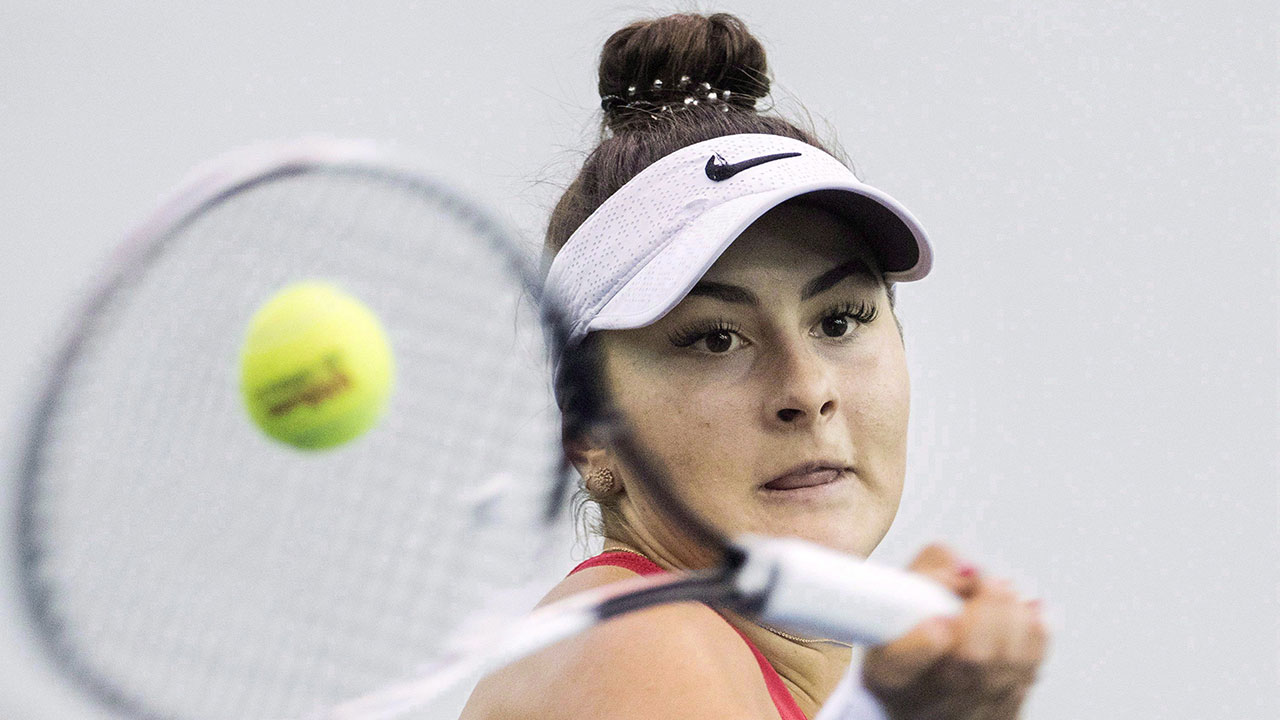 Tennis-WTA-Andreescu-hits-shot