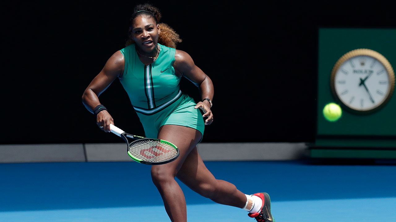 WTA-tennis-Williams-returns-shot-at-Australian-Open