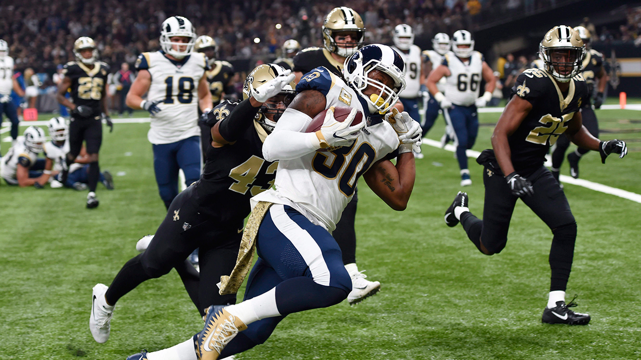 rams-todd-gurley-runs-against-the-saints