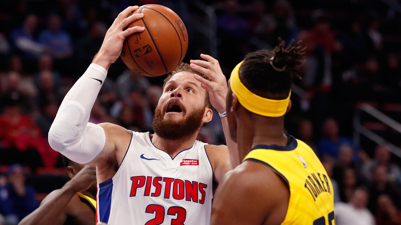 blake-griffin-drives-to-the-basket