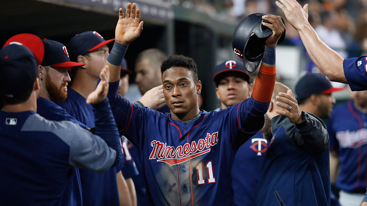 jorge-polanco-is-congratulated-after-scoring