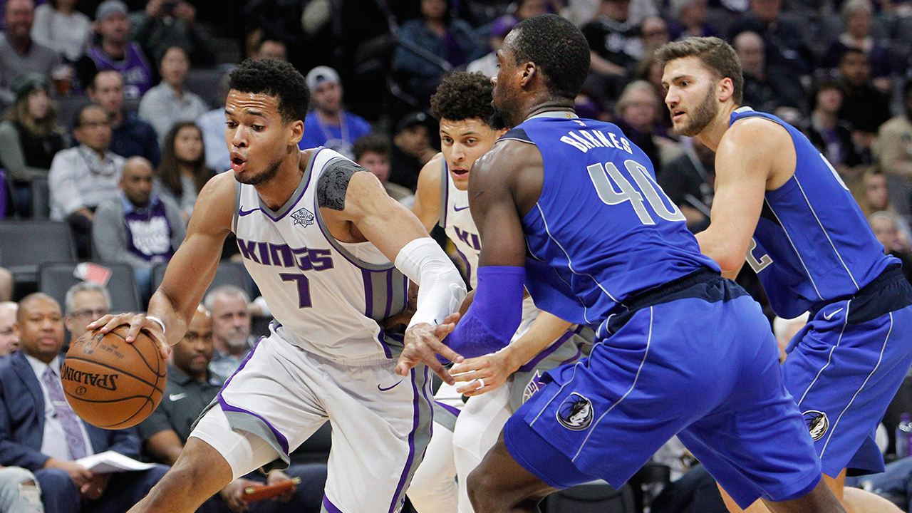 kings-forward-skal-labissiere-against-mavericks