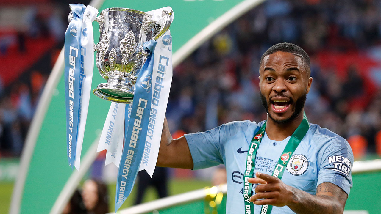 raheem-sterling-celebrates-with-the-carabao-cup