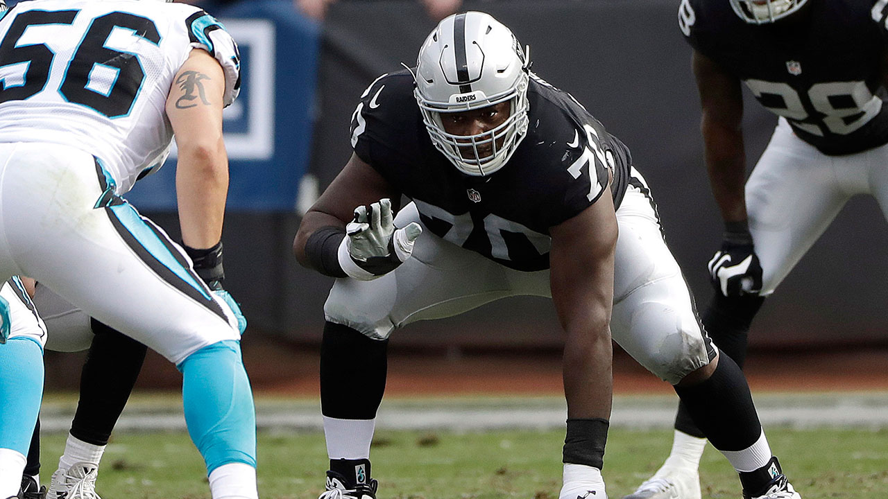 NFL-Osemele-lines-up-against-Panthers