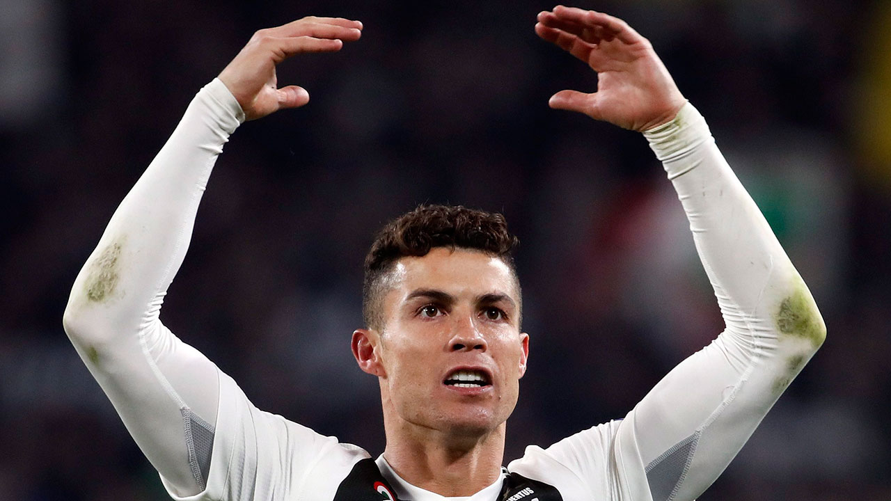 Soccer-Ronaldo-celebrates-after-Round-of-16