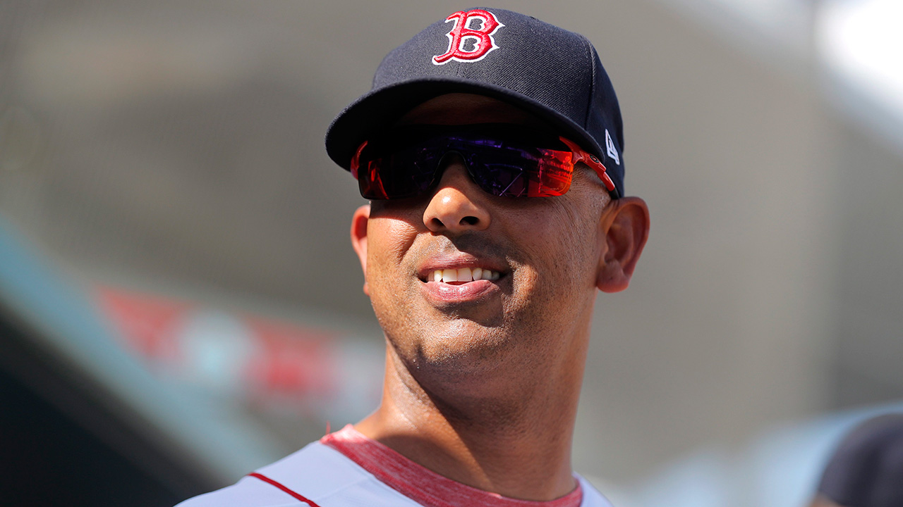 Lowell: I'd 'love to' manage Red Sox for 1 year if Cora returned afterward