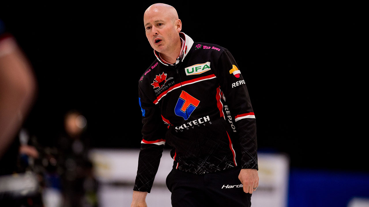 Curling-Koe-watches-shot-at-Champions-Cup