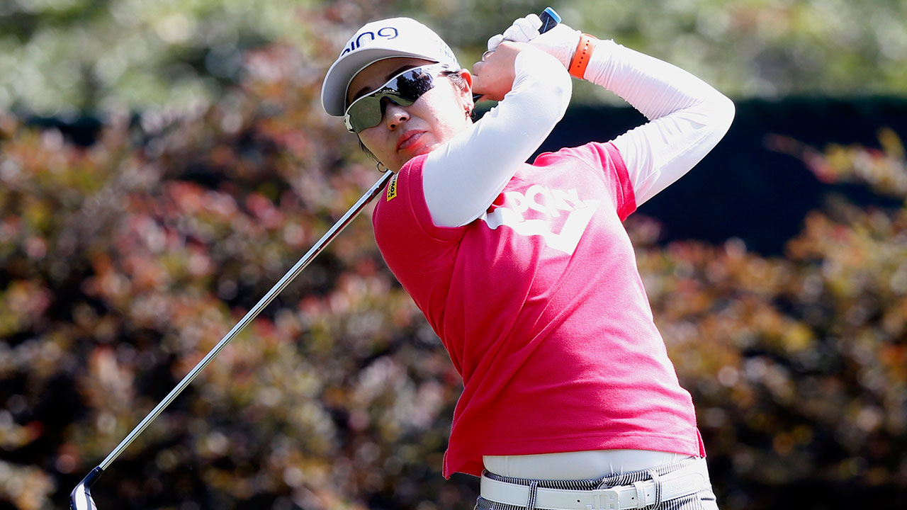 Golf-LPGA-Mamiko-Higa-watches-shot-during-U.S.-Open