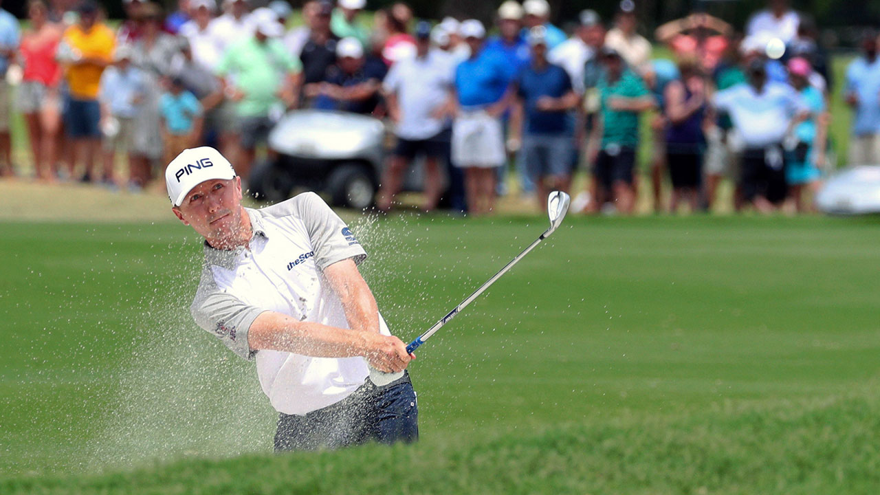 Golf-PGA-Hughes-hits-out-of-bunker