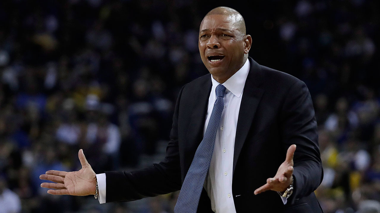 NBA-Clippers-coach-Rivers-pleads-to-officials