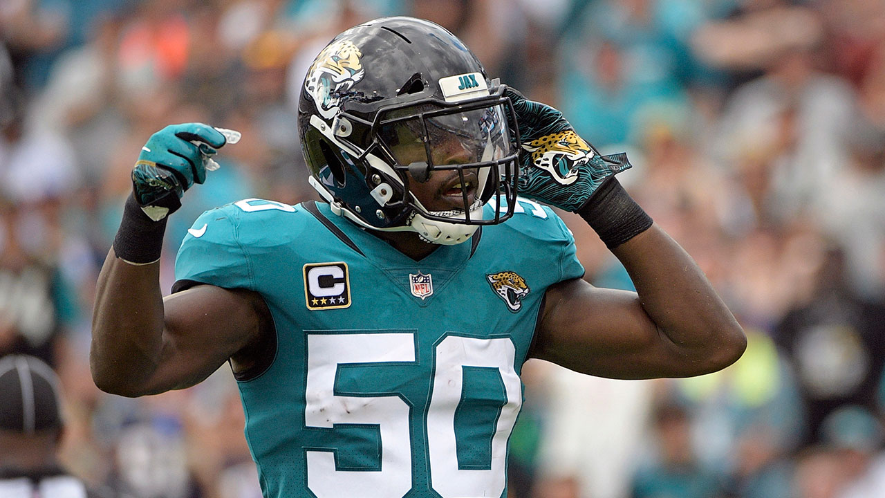 NFL-Jaguars-linebacker-Telvin-Smith-celebrates-after-sack