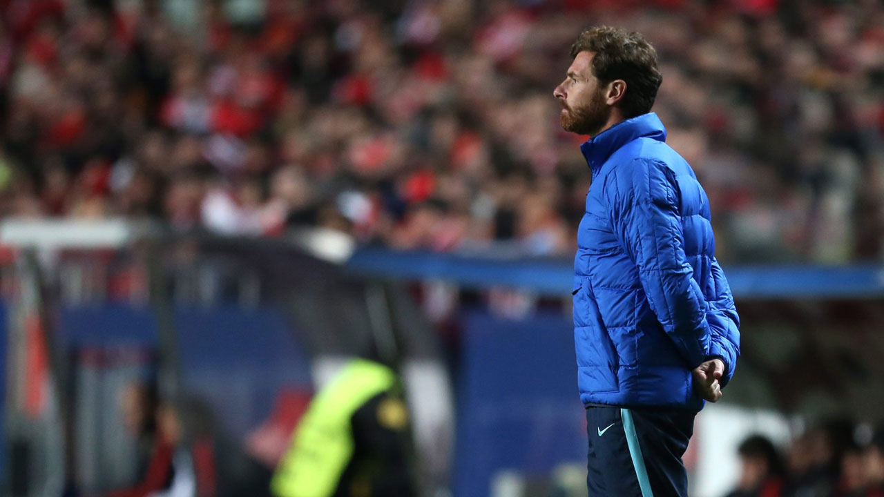 Zenit's headcoach Andre Villas-Boas stands watching the Champions League Round of 16 first leg soccer match between Benfica and Zenit.
(Armando Franca/AP)