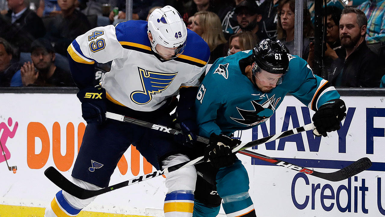 Blues hold off Sharks in Game 2 to even up series 