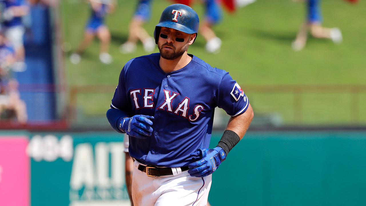 MLB-Rangers-Gallo-rounds-bases-after-home-run