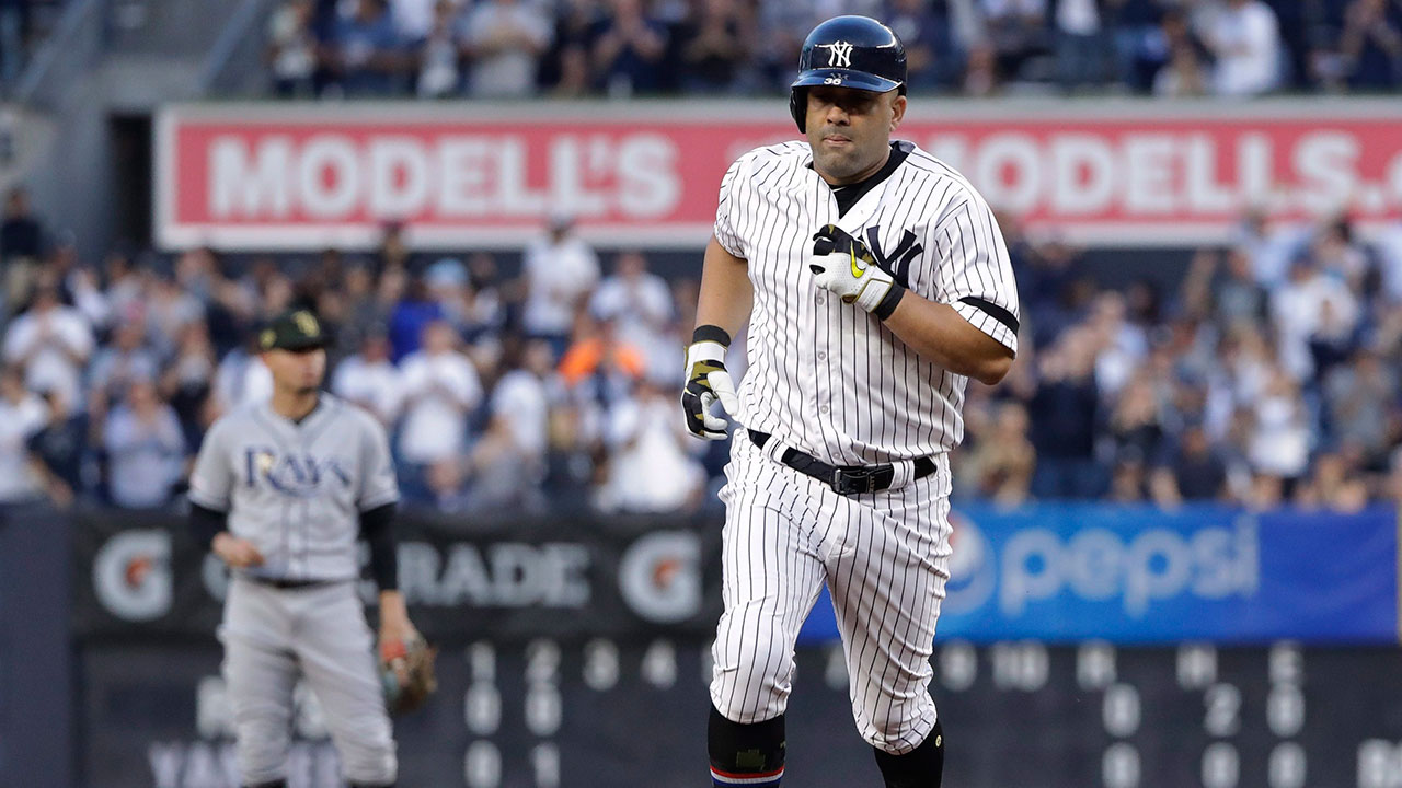 MLB-Yankees-Morales-rounds-bases-after-home-run