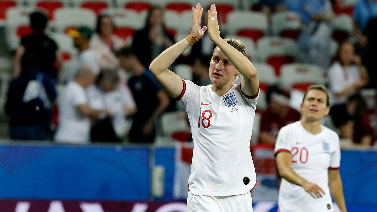 Soccer-World-Cup-England-White-applauds-after-match