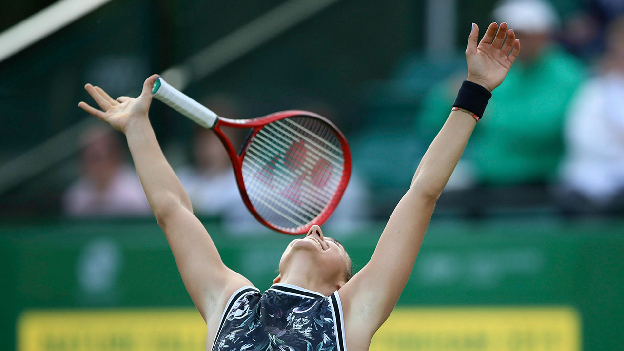 Tennis-WTA-Garcia-celebrates-win