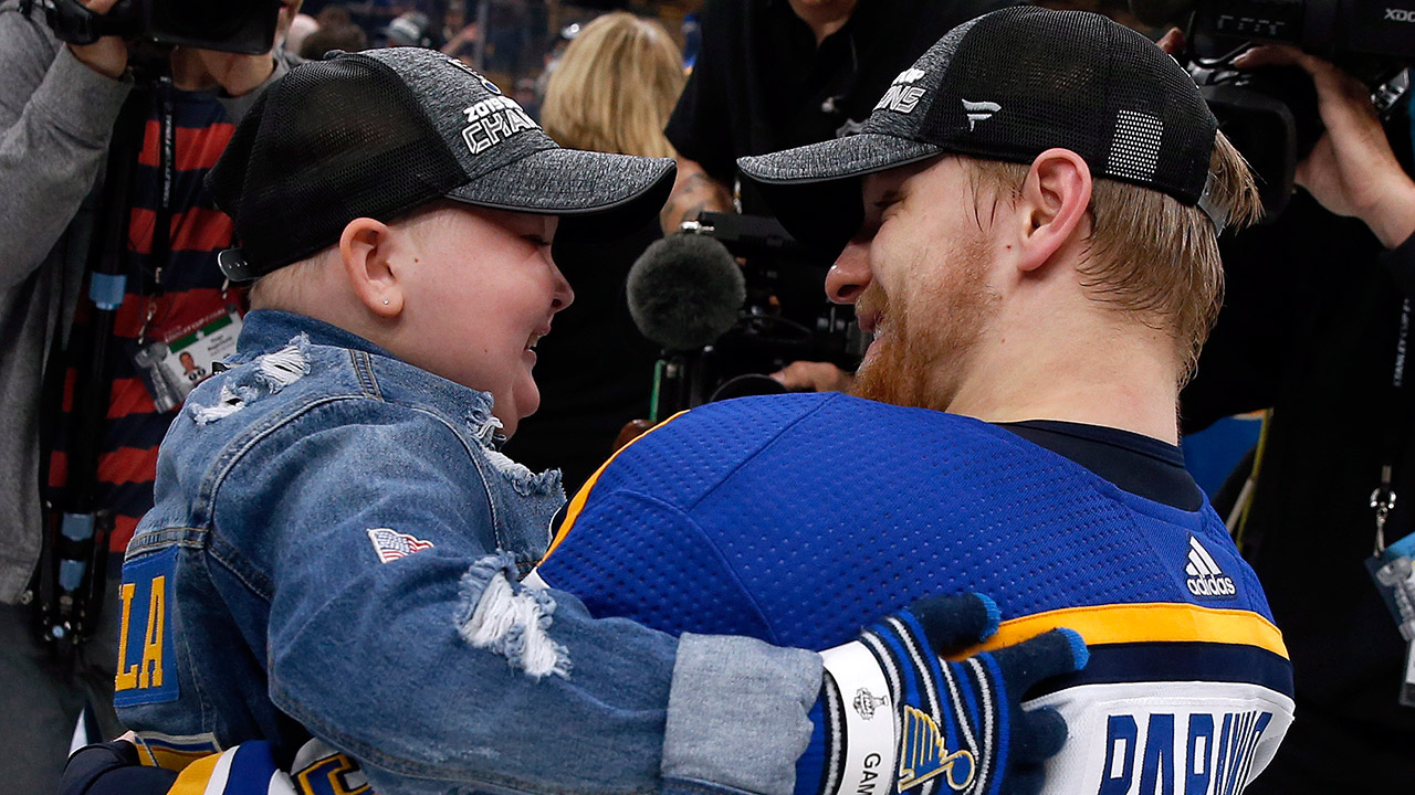 blues-colton-parayko-celebrates-stanley-cup-win-with-laila-anderson