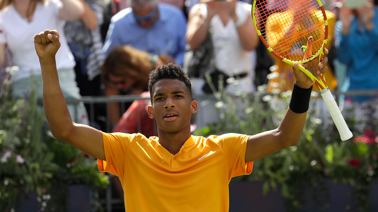 Canadas Auger-Aliassime upsets top-seeded Tsitsipas at Queens Club