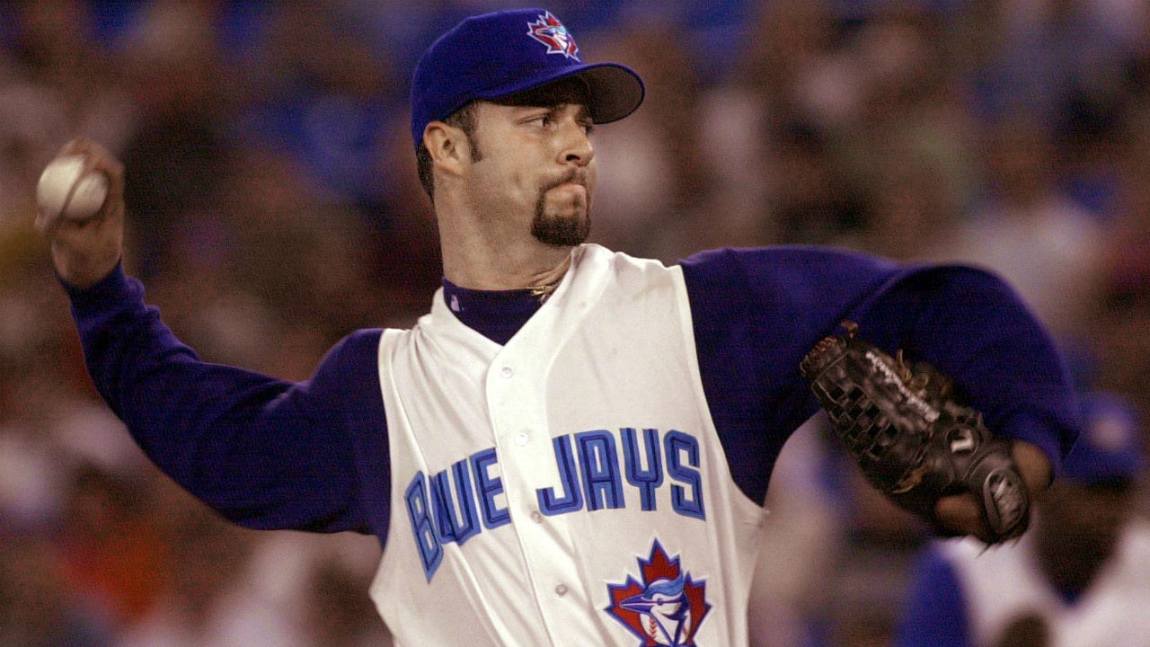 Toronto-Blue-Jays-pitcher-Esteban-Loaiza-winds-up-against-the-Baltimore-Orioles-during-first-inning-action-in-Toronto,-Saturday,-July-22,-2000.-The-Orioles-beat-the-Jays-8-2.-(CP/Aaron-Harris)