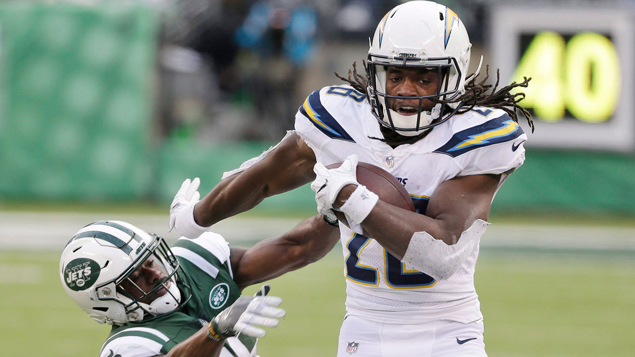 NFL-Chargers-Gordon-gets-tackled