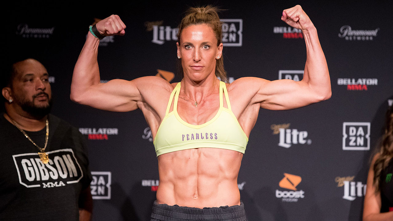 bellator-womens-featherweight-champion-julia-budd